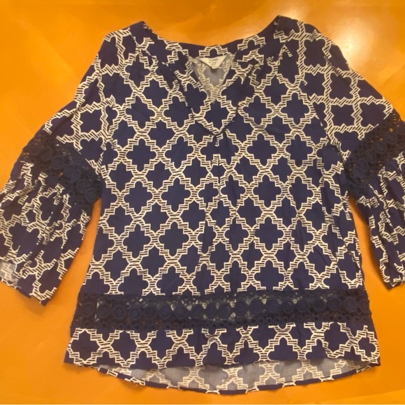 Used Crown & Ivy women’s blouse - Picture 1 of 3